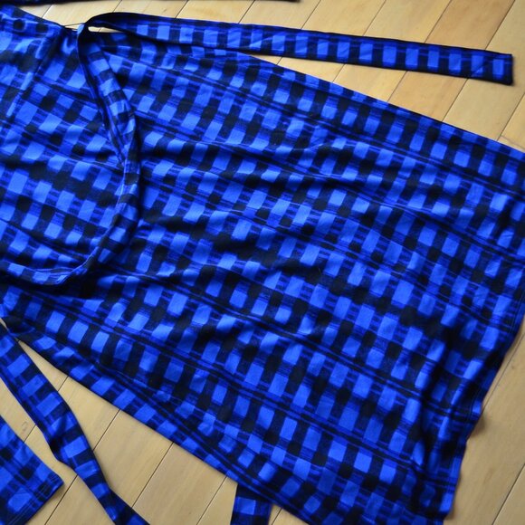 BOSS Ettay Printed Wrap Dress Size M NWT - Picture 14 of 15